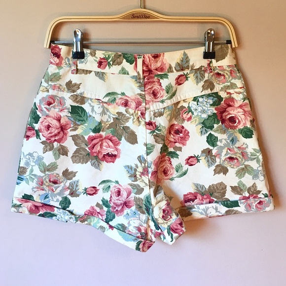 🌹 Vtg Rose Shorts 🌹 - Picture 4 of 6